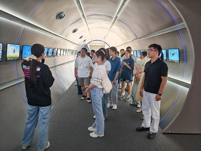 家乡放大招！返乡学子家门口体验“苗木治愈+科技硬核”(图2)