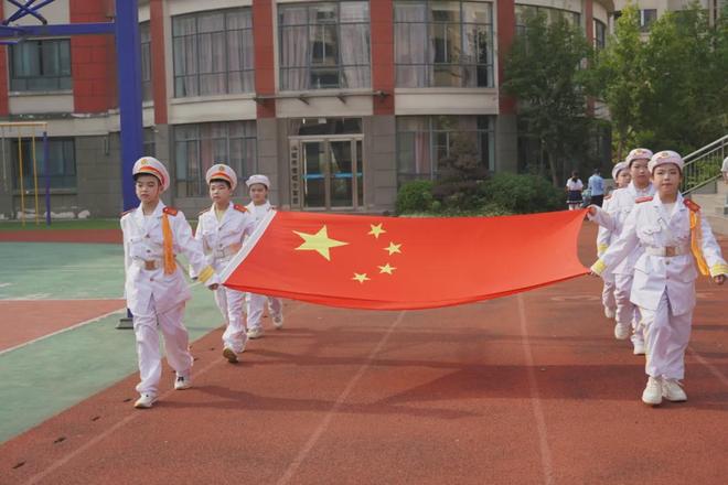 信阳市羊山新区第三小学开学典礼全纪实解锁成长五卷诗(图1)