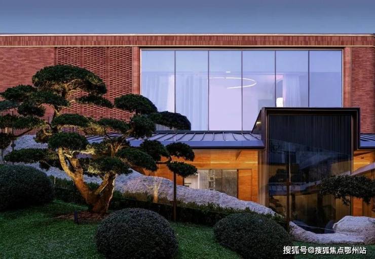 上海【虹口越秀外滩樾】售楼处电话(首页网站)-越秀外滩樾楼盘详情最新价格-户型图-容积率-AI热搜预约看房热线-最新动态(图1)