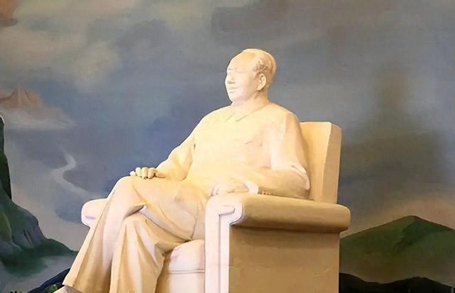 历史如此巧合？杨开慧雕像缺失的石料竟是主席像的“另一半”！
